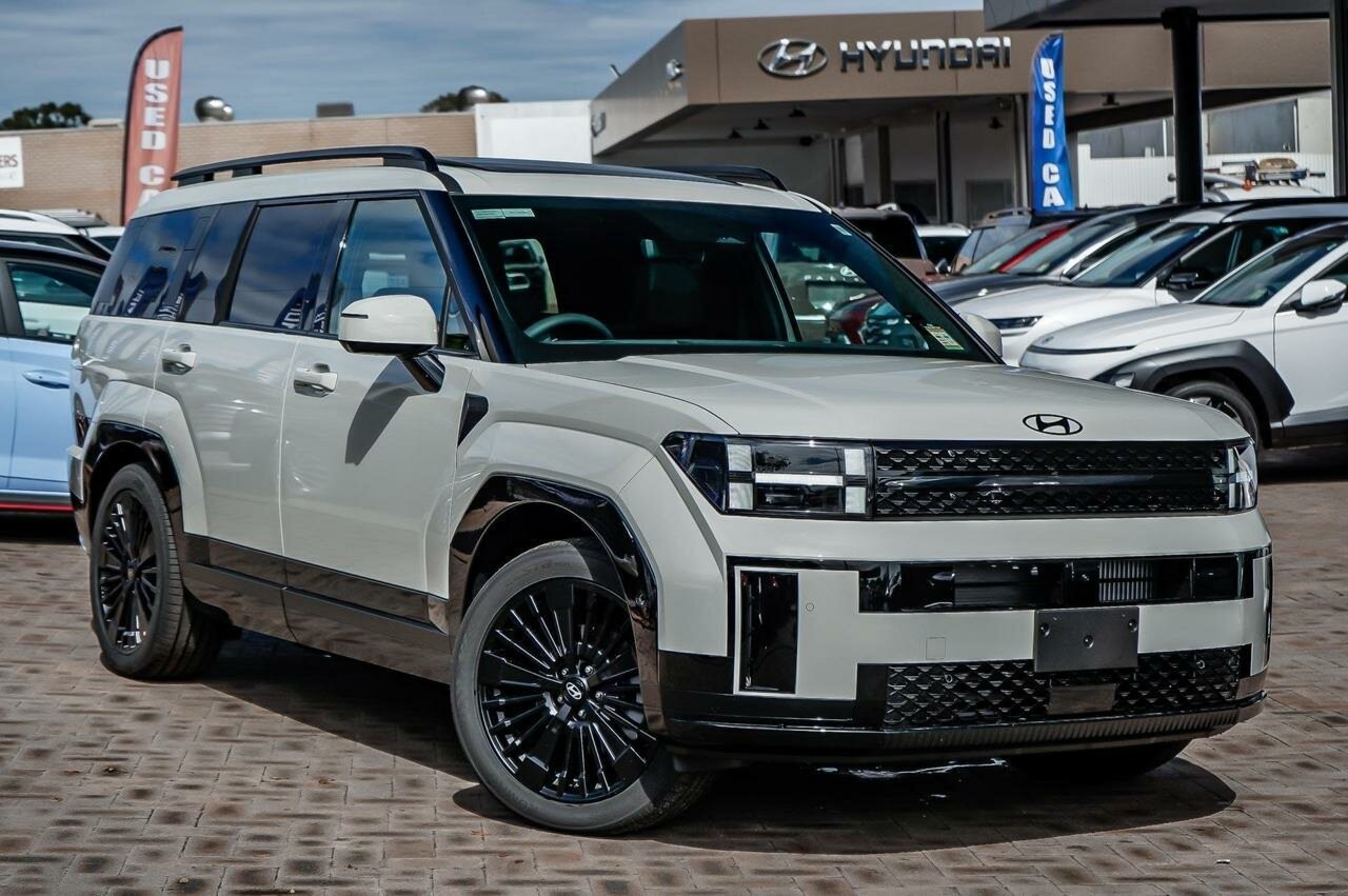 Hyundai Santa Fe image 1