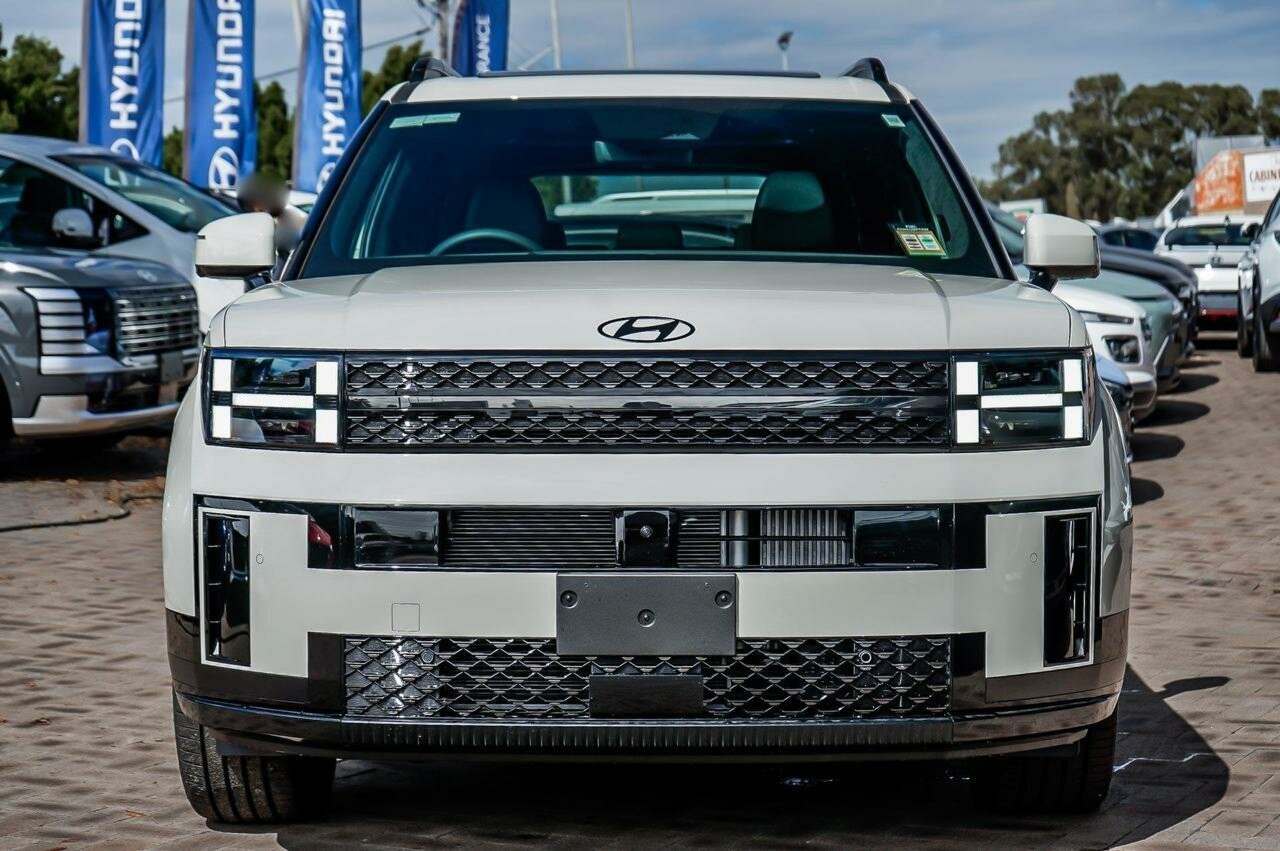 Hyundai Santa Fe image 4