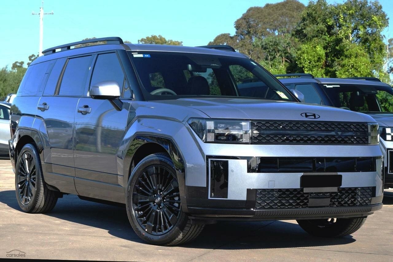 Hyundai Santa Fe image 1