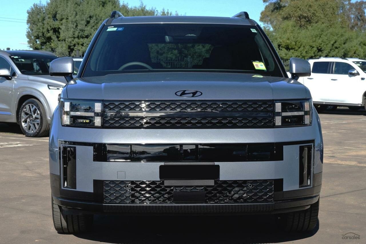 Hyundai Santa Fe image 2