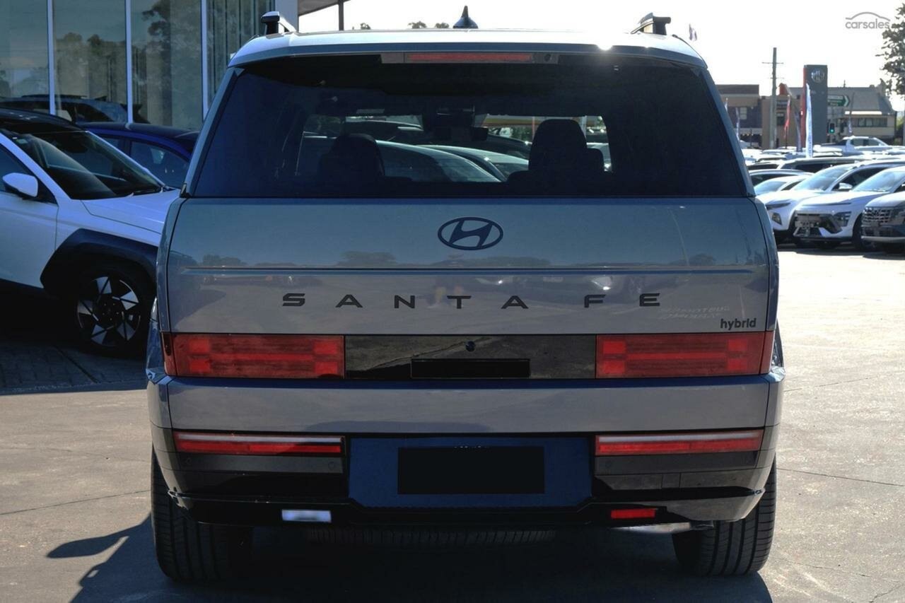 Hyundai Santa Fe image 3