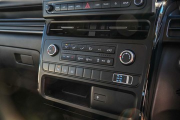 https://vehicle-cdn.autoleague.cloud/23977_620261097_15.jpg