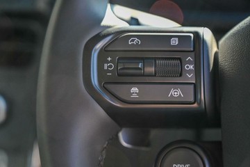 https://vehicle-cdn.autoleague.cloud/23977_620261097_17.jpg