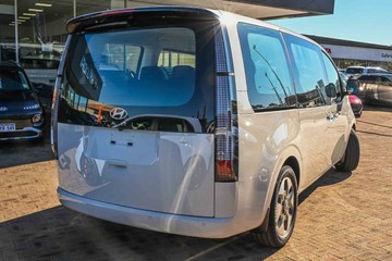 https://vehicle-cdn.autoleague.cloud/23977_620261097_3.jpg