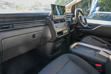 https://vehicle-cdn.autoleague.cloud/23977_620261097_7.jpg
