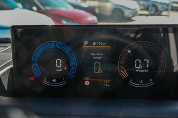 https://vehicle-cdn.autoleague.cloud/23977_620261098_13.jpg