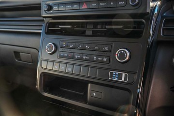 https://vehicle-cdn.autoleague.cloud/23977_620261098_15.jpg