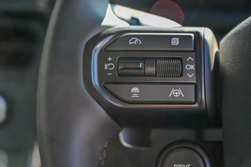 https://vehicle-cdn.autoleague.cloud/23977_620261098_17.jpg