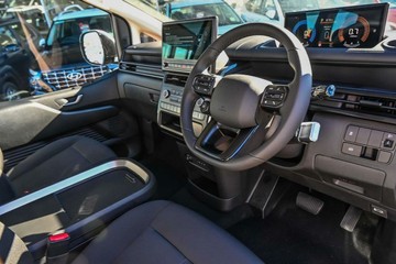 https://vehicle-cdn.autoleague.cloud/23977_620261098_6.jpg