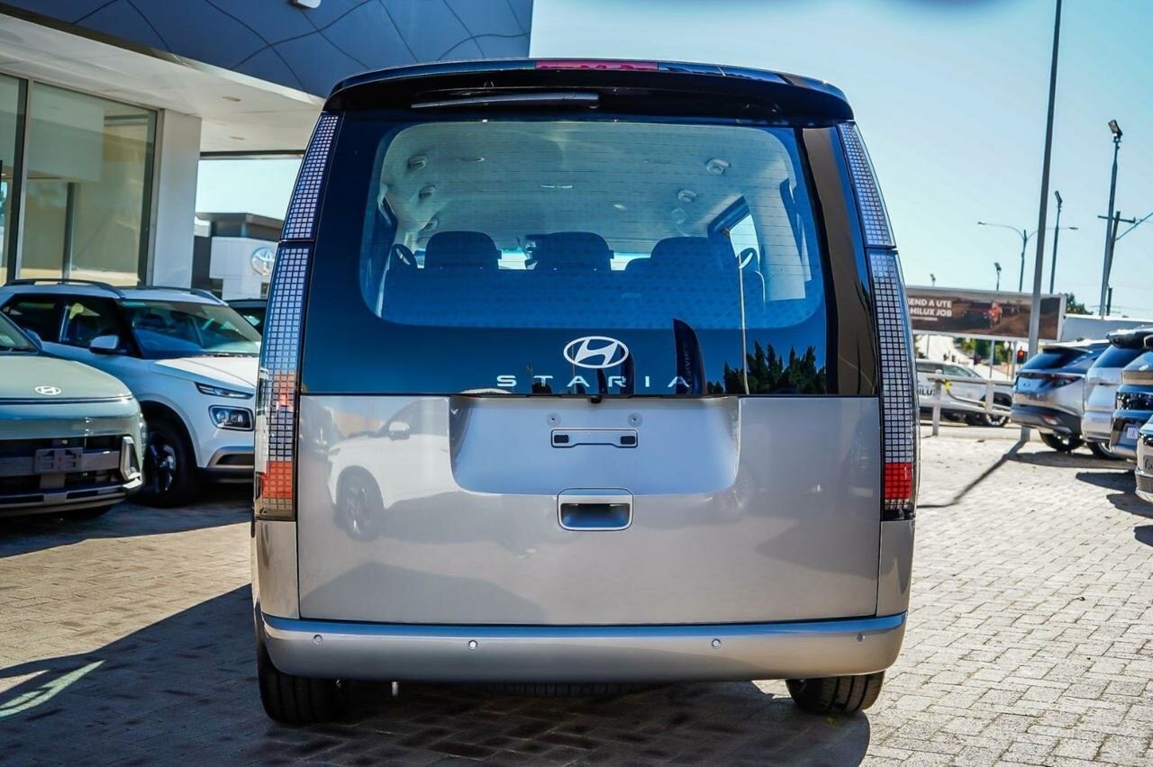 Hyundai Staria image 3