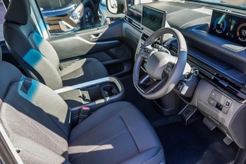 https://vehicle-cdn.autoleague.cloud/23977_620261126_6.jpg