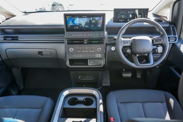 https://vehicle-cdn.autoleague.cloud/23977_620261126_7.jpg