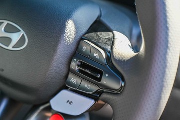 https://vehicle-cdn.autoleague.cloud/23977_620261286_13.jpg