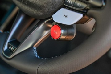https://vehicle-cdn.autoleague.cloud/23977_620261286_15.jpg