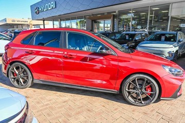 https://vehicle-cdn.autoleague.cloud/23977_620261286_6.jpg