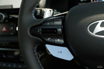 https://vehicle-cdn.autoleague.cloud/23977_620261287_14.jpg