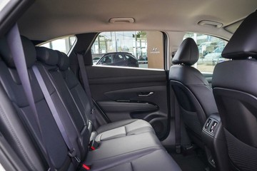 https://vehicle-cdn.autoleague.cloud/23977_620261472_11.jpg
