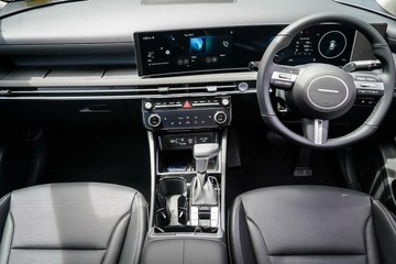 https://vehicle-cdn.autoleague.cloud/23977_620261472_12.jpg