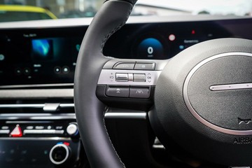 https://vehicle-cdn.autoleague.cloud/23977_620261472_22.jpg