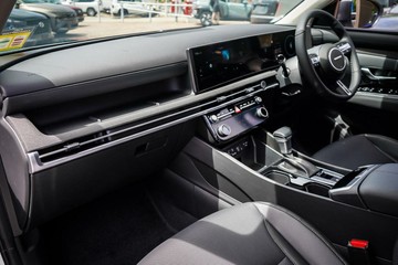 https://vehicle-cdn.autoleague.cloud/23977_620261472_24.jpg