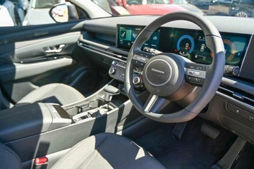 https://vehicle-cdn.autoleague.cloud/23977_620261479_7.jpg
