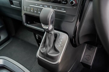 https://vehicle-cdn.autoleague.cloud/23977_620261921_21.jpg