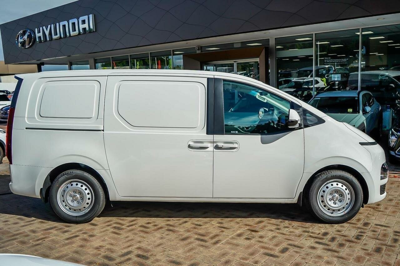 Hyundai Staria Load image 3