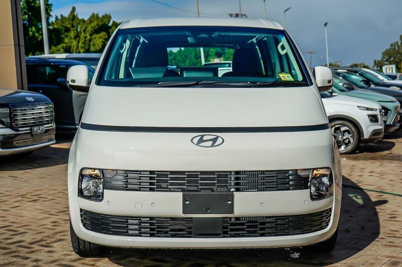 Hyundai Staria Load image 4