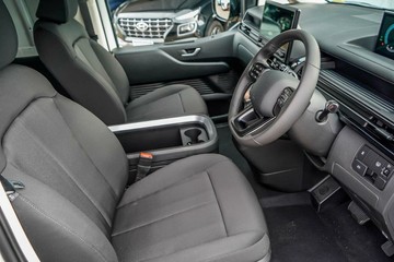 https://vehicle-cdn.autoleague.cloud/23977_620261921_7.jpg