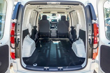 https://vehicle-cdn.autoleague.cloud/23977_620261933_10.jpg