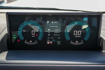https://vehicle-cdn.autoleague.cloud/23977_620261933_19.jpg