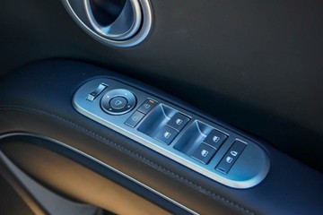 https://vehicle-cdn.autoleague.cloud/23977_620261978_16.jpg
