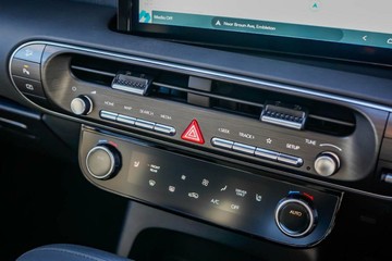 https://vehicle-cdn.autoleague.cloud/23977_620261978_20.jpg