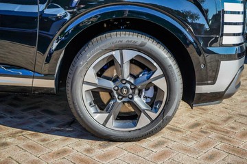 https://vehicle-cdn.autoleague.cloud/23977_620261978_22.jpg