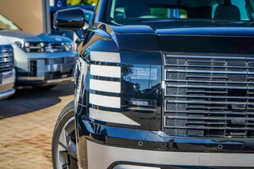https://vehicle-cdn.autoleague.cloud/23977_620261978_3.jpg