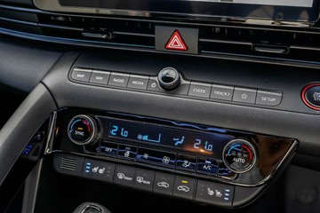 https://vehicle-cdn.autoleague.cloud/23977_620262136_17.jpg