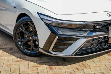 https://vehicle-cdn.autoleague.cloud/23977_620262136_21.jpg