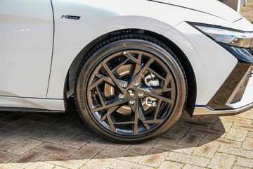 https://vehicle-cdn.autoleague.cloud/23977_620262136_22.jpg