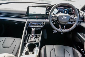https://vehicle-cdn.autoleague.cloud/23977_620262136_9.jpg
