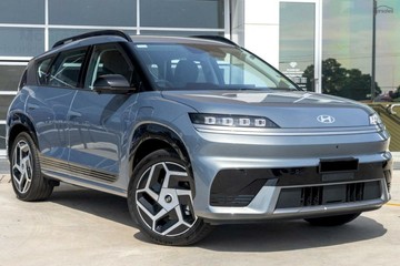https://vehicle-cdn.autoleague.cloud/23977_620262831_1.jpg