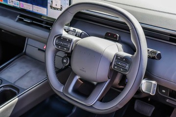 https://vehicle-cdn.autoleague.cloud/23977_620262852_8.jpg