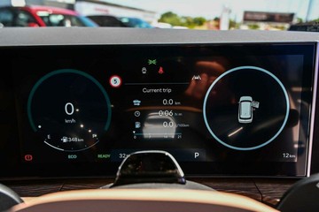 https://vehicle-cdn.autoleague.cloud/23977_620262985_10.jpg