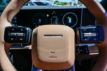 https://vehicle-cdn.autoleague.cloud/23977_620262985_15.jpg