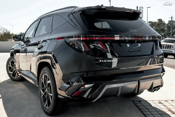https://vehicle-cdn.autoleague.cloud/23977_620263095_4.jpg