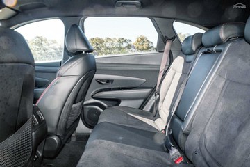 https://vehicle-cdn.autoleague.cloud/23977_620263095_9.jpg
