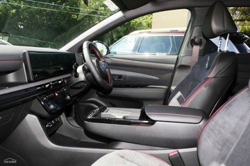 https://vehicle-cdn.autoleague.cloud/23977_620263100_8.jpg
