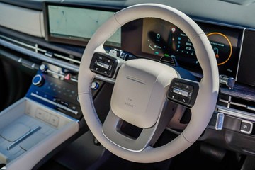 https://vehicle-cdn.autoleague.cloud/23977_620263317_10.jpg