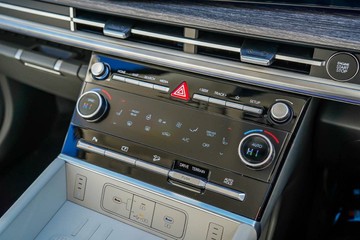 https://vehicle-cdn.autoleague.cloud/23977_620263317_19.jpg