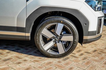 https://vehicle-cdn.autoleague.cloud/23977_620263317_24.jpg