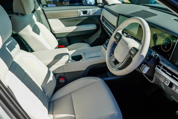 https://vehicle-cdn.autoleague.cloud/23977_620263317_9.jpg
